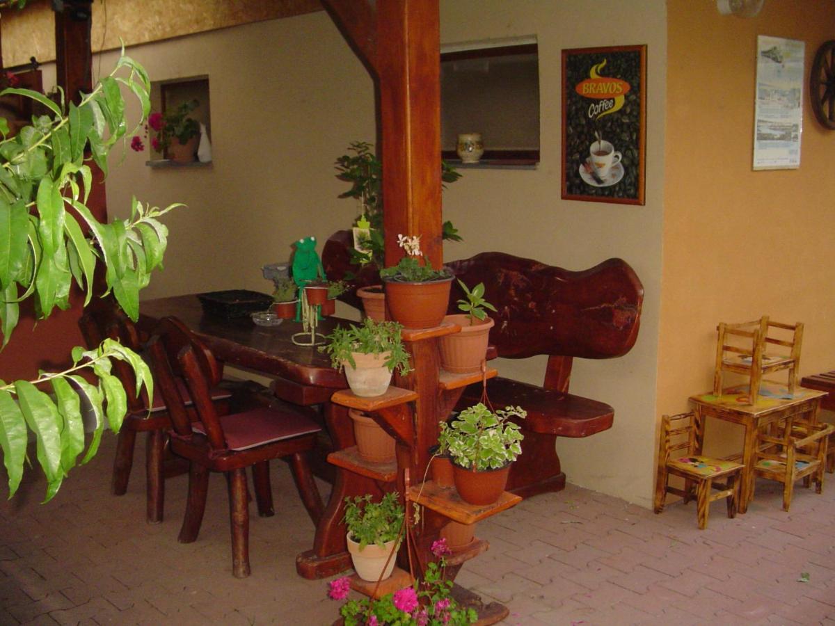 Villa Hunter à Štúrovo Extérieur photo