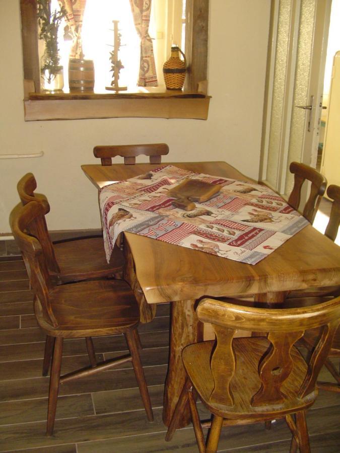 Villa Hunter à Štúrovo Extérieur photo