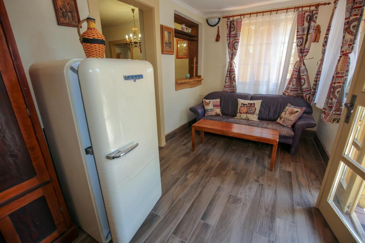 Villa Hunter à Štúrovo Extérieur photo