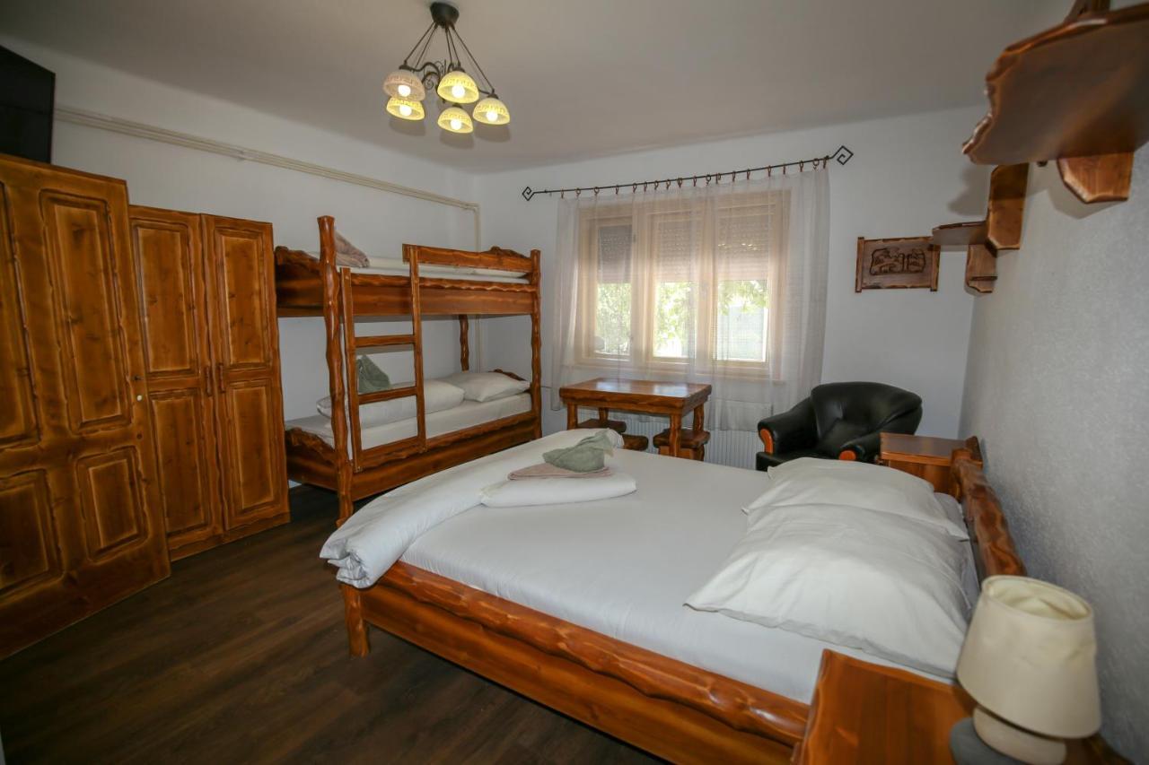 Villa Hunter à Štúrovo Extérieur photo