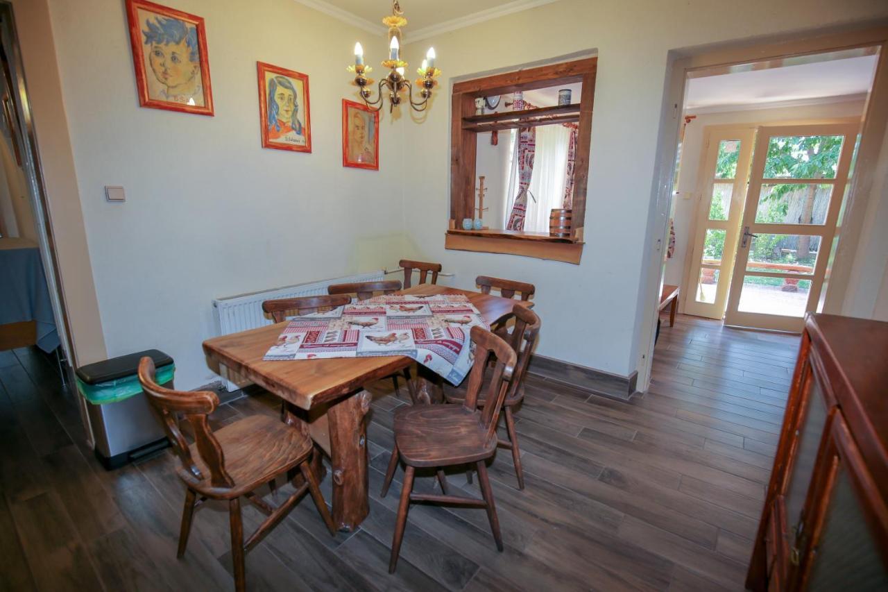 Villa Hunter à Štúrovo Extérieur photo